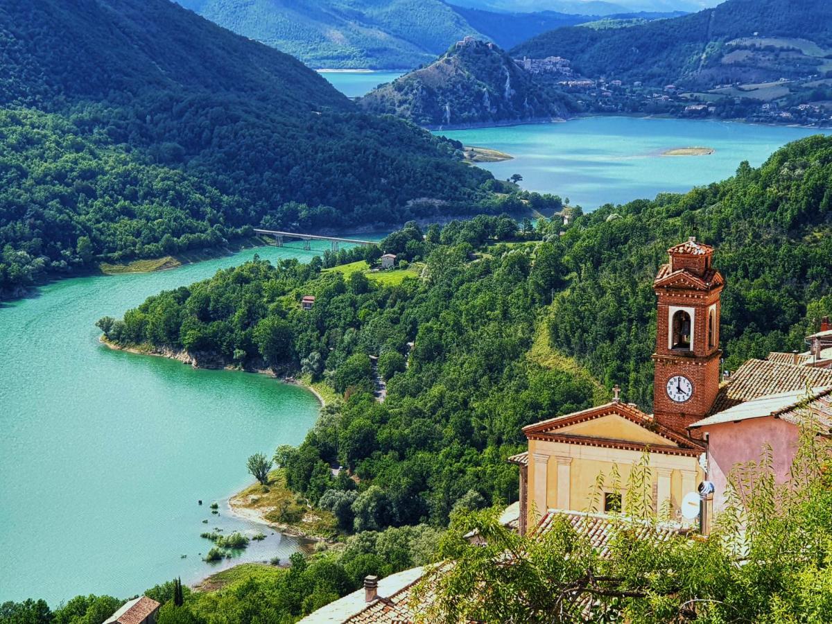 La Casa Sul Fiordo Lago Del Turano Paganico Sabino Exterior foto